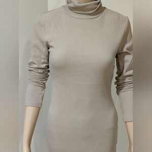 Elegant Ribbed Maxi Dress - Cream